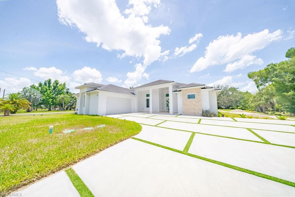 192 Herron RD NORTH FORT MYERS, FL 33903