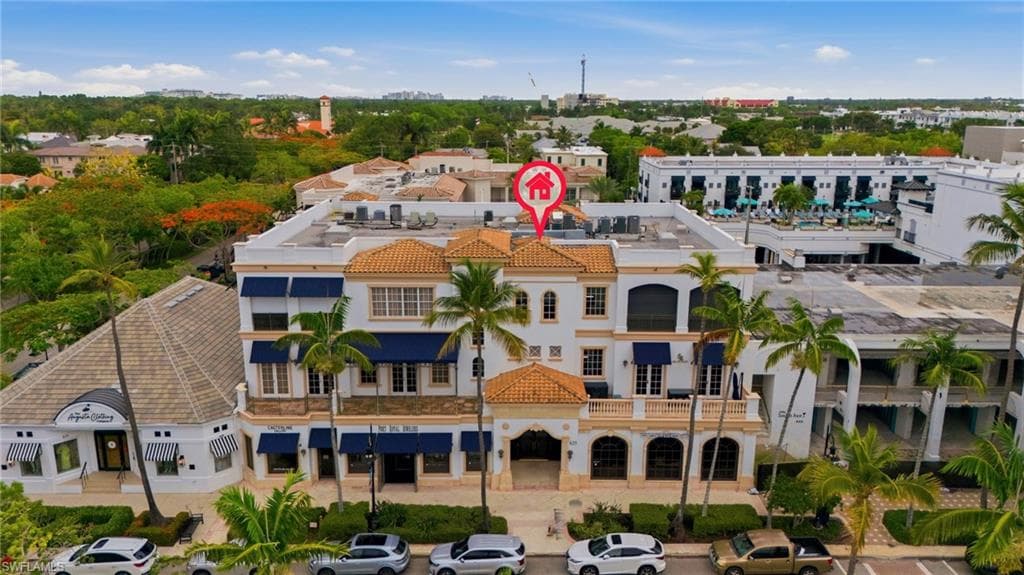 625 5TH AVE S 302 NAPLES, FL 34102