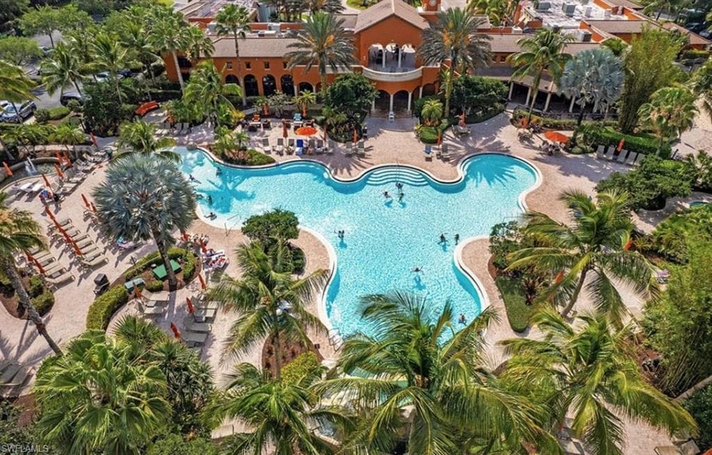 9102 Chula Vista ST 11302 NAPLES, FL 34113