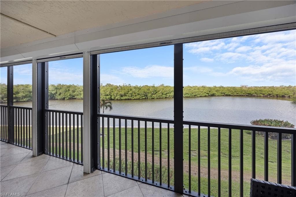 15 Bluebill AVE 103AA NAPLES, FL 34108
