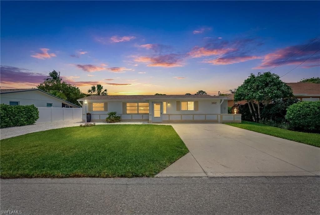 27051 Sun Aqua LN BONITA SPRINGS, FL 34135