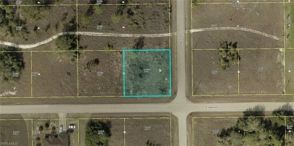 4307 E 18th ST LEHIGH ACRES, FL 33972