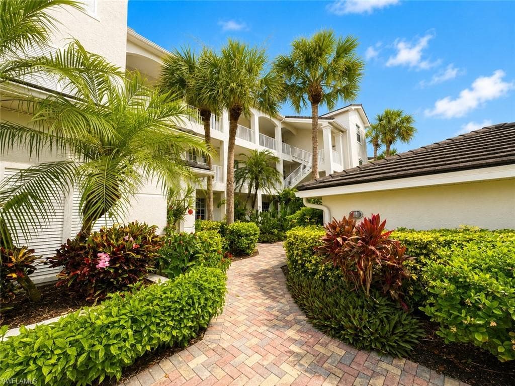 3431 Pointe Creek CT 104 BONITA SPRINGS, FL 34134