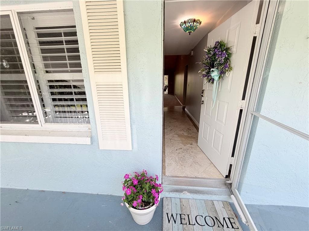 5685 Whitaker RD 202 NAPLES, FL 34112
