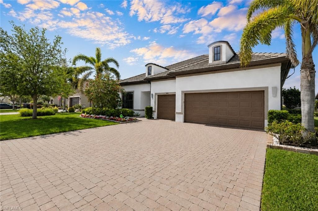 7478 Winding Cypress DR NAPLES, FL 34114