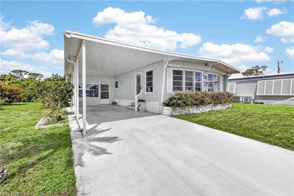 603 Pine Grove CT NORTH FORT MYERS, FL 33917