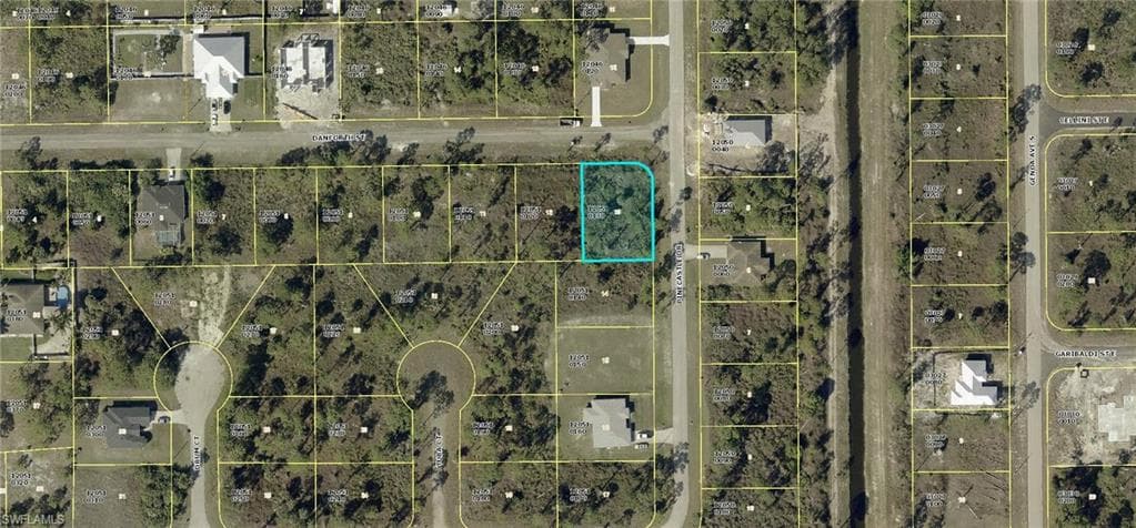1052 Danforth ST LEHIGH ACRES, FL 33974