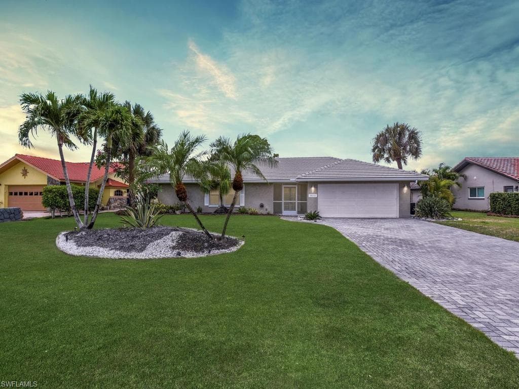 28372 Verde LN BONITA SPRINGS, FL 34135