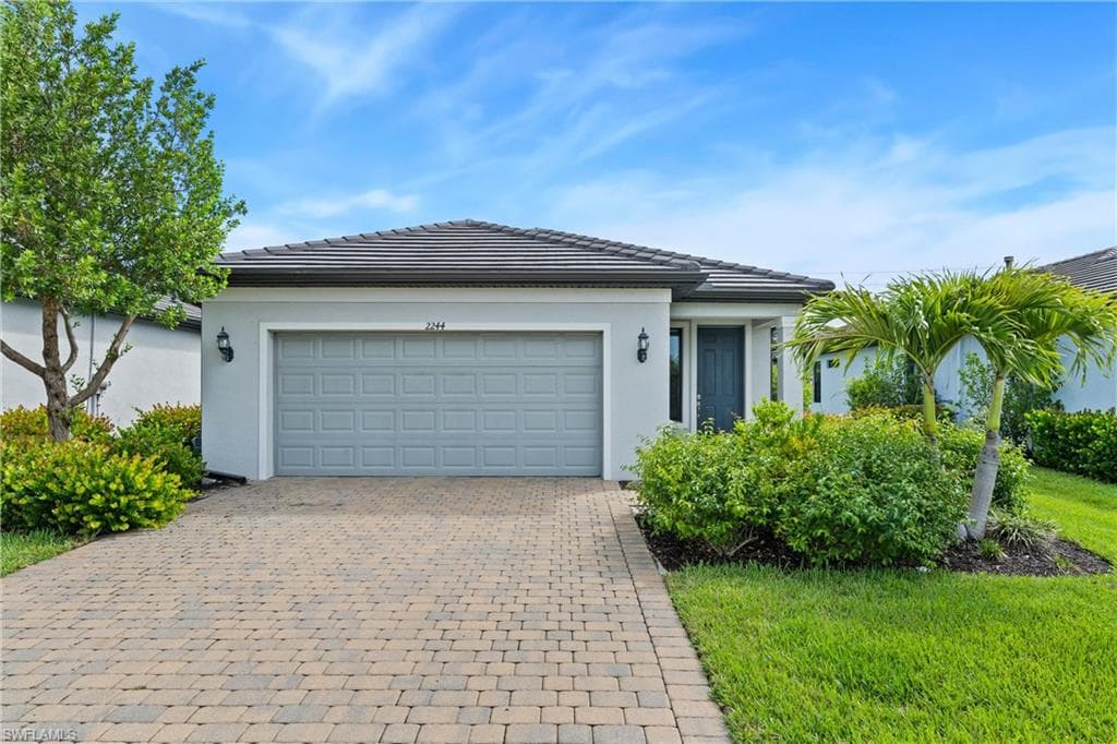 2244 Yellowfin CIR NAPLES, FL 34114
