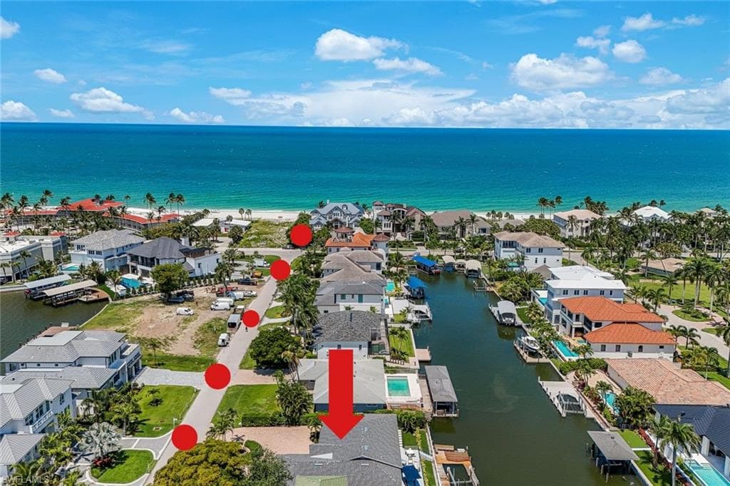 151 BAYVIEW AVE NAPLES, FL 34108