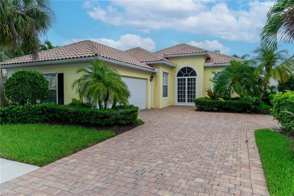 7935 Valentina CT NAPLES, FL 34114