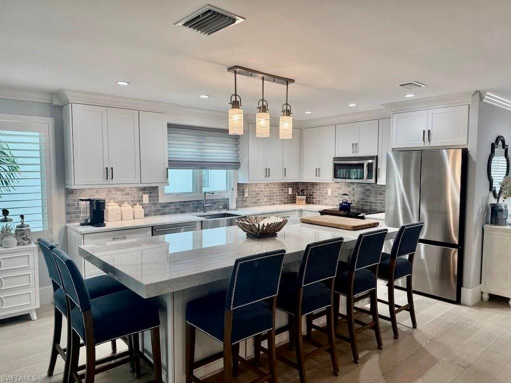 225 5th AVE S 103 NAPLES, FL 34102