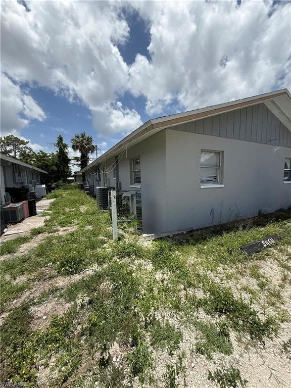 5456 10th AVE FORT MYERS, FL 33907