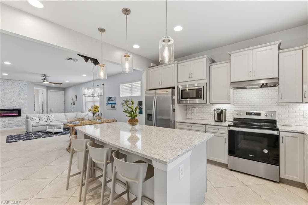 10947 Glenhurst ST FORT MYERS, FL 33913