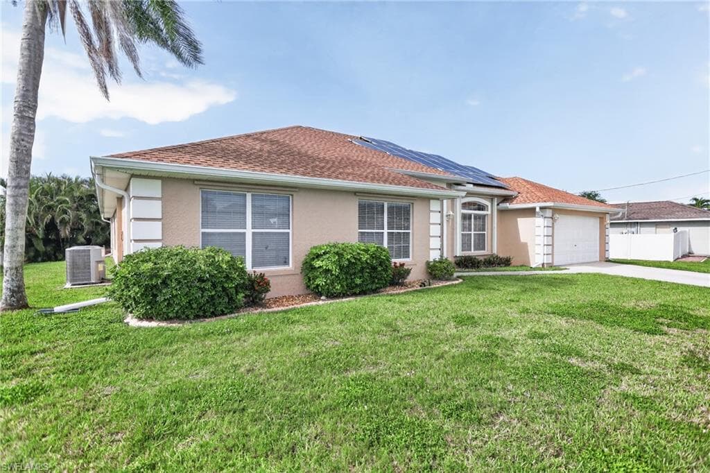 1817 SW 22nd LN CAPE CORAL, FL 33991