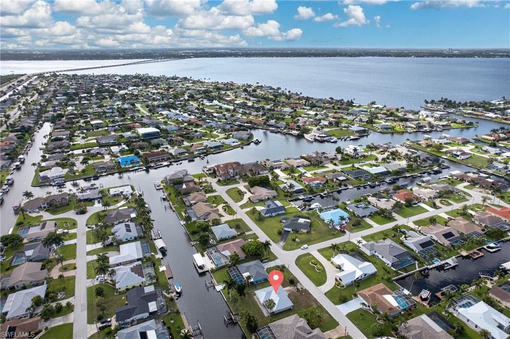 2031 SE 25th LN CAPE CORAL, FL 33904