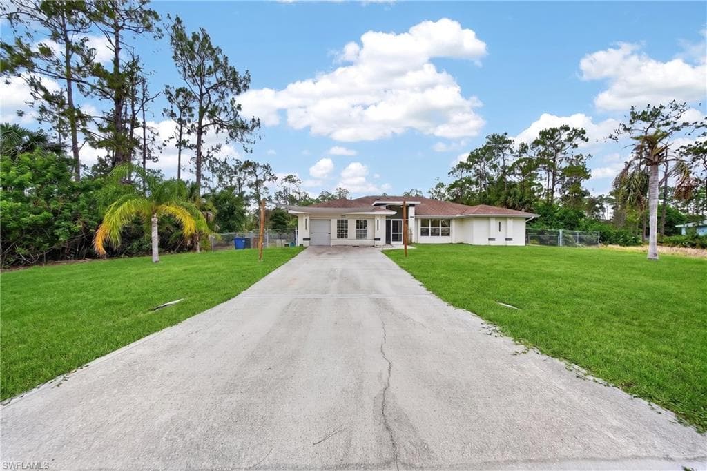 1405 Highland AVE LEHIGH ACRES, FL 33972