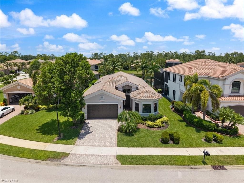 3264 Pacific DR NAPLES, FL 34119