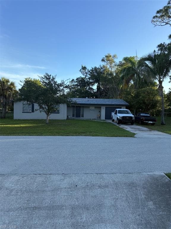 1839 Passaic AVE FORT MYERS, FL 33901