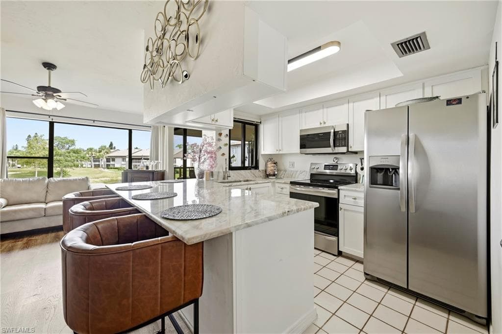 5830 Trailwinds DR 824 FORT MYERS, FL 33907