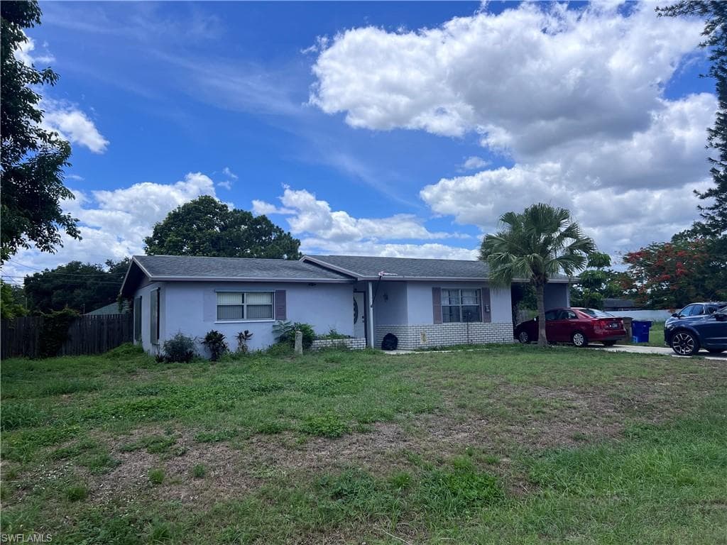 17 Illinois RD LEHIGH ACRES, FL 33936