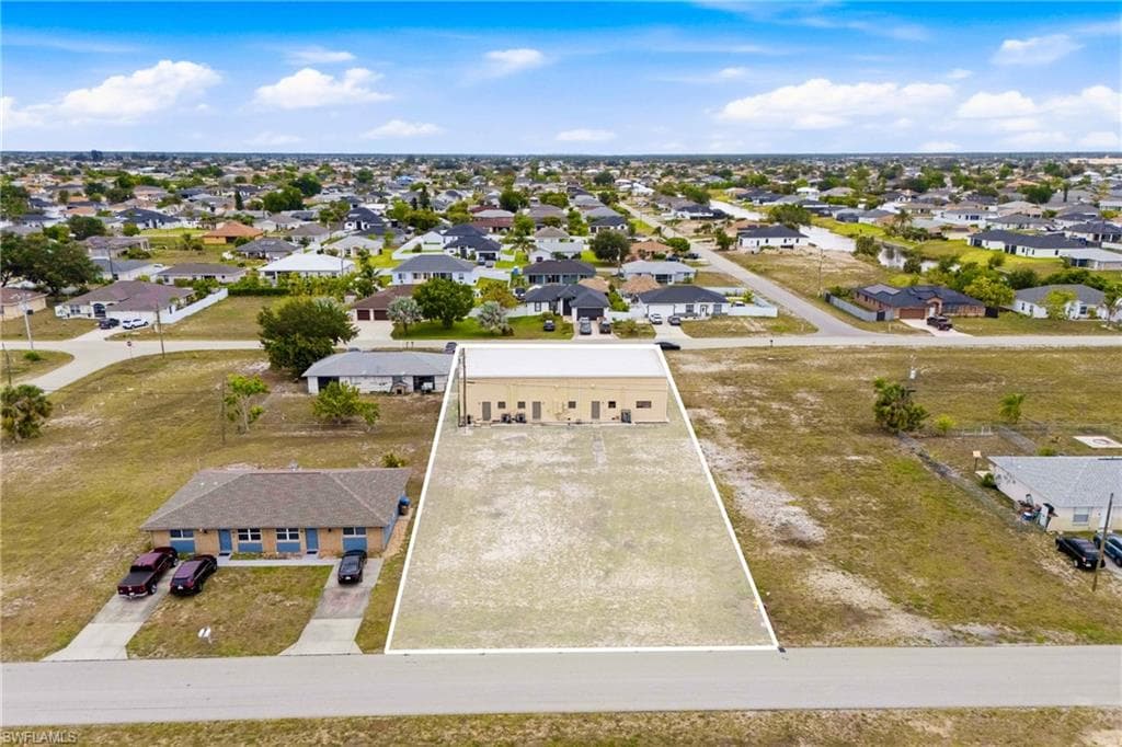 1009 NE 8th TER CAPE CORAL, FL 33909