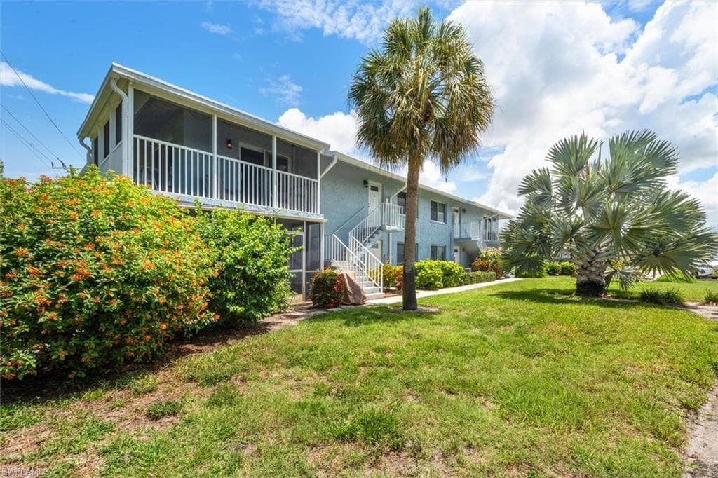 200 Palm DR 4 NAPLES, FL 34112