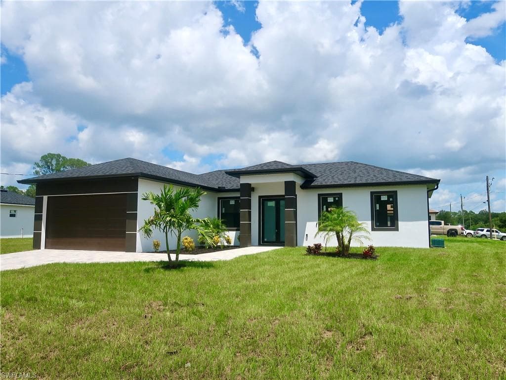 2607 E 18th ST LEHIGH ACRES, FL 33972