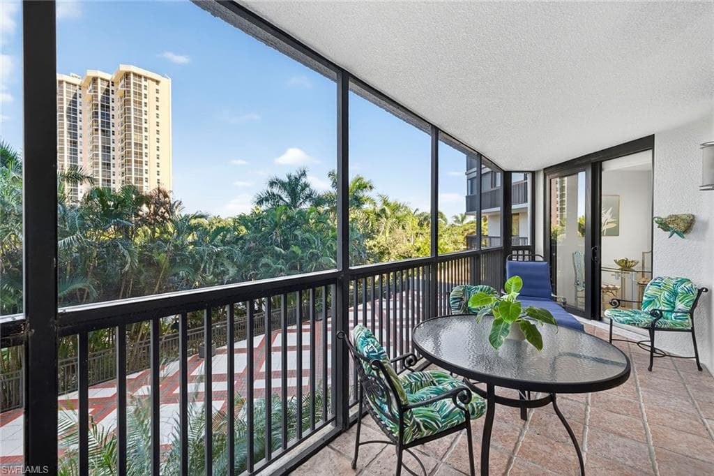 6075 Pelican Bay BLVD 204 NAPLES, FL 34108