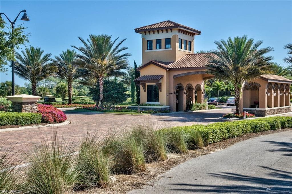 9426 Benevenuto CT 203 NAPLES, FL 34119