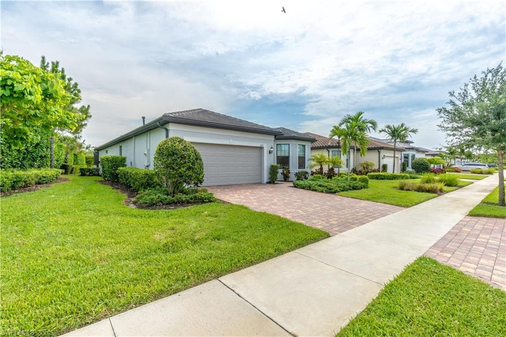6727 Pennyroyal DR NAPLES, FL 34114