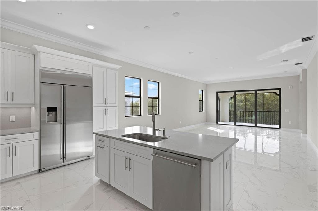 16374 Viansa WAY 301 NAPLES, FL 34110