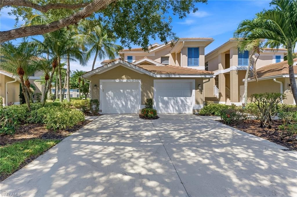 800 Carrick Bend CIR NAPLES, FL 34110