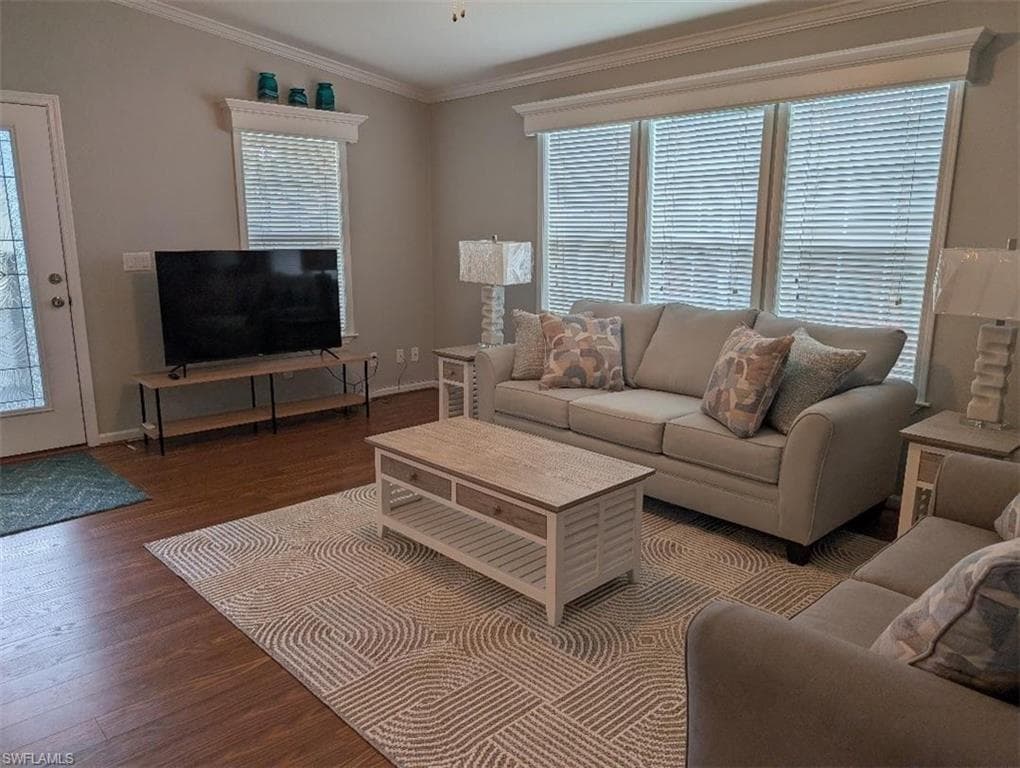 32 Greenwood DR NORTH FORT MYERS, FL 33903