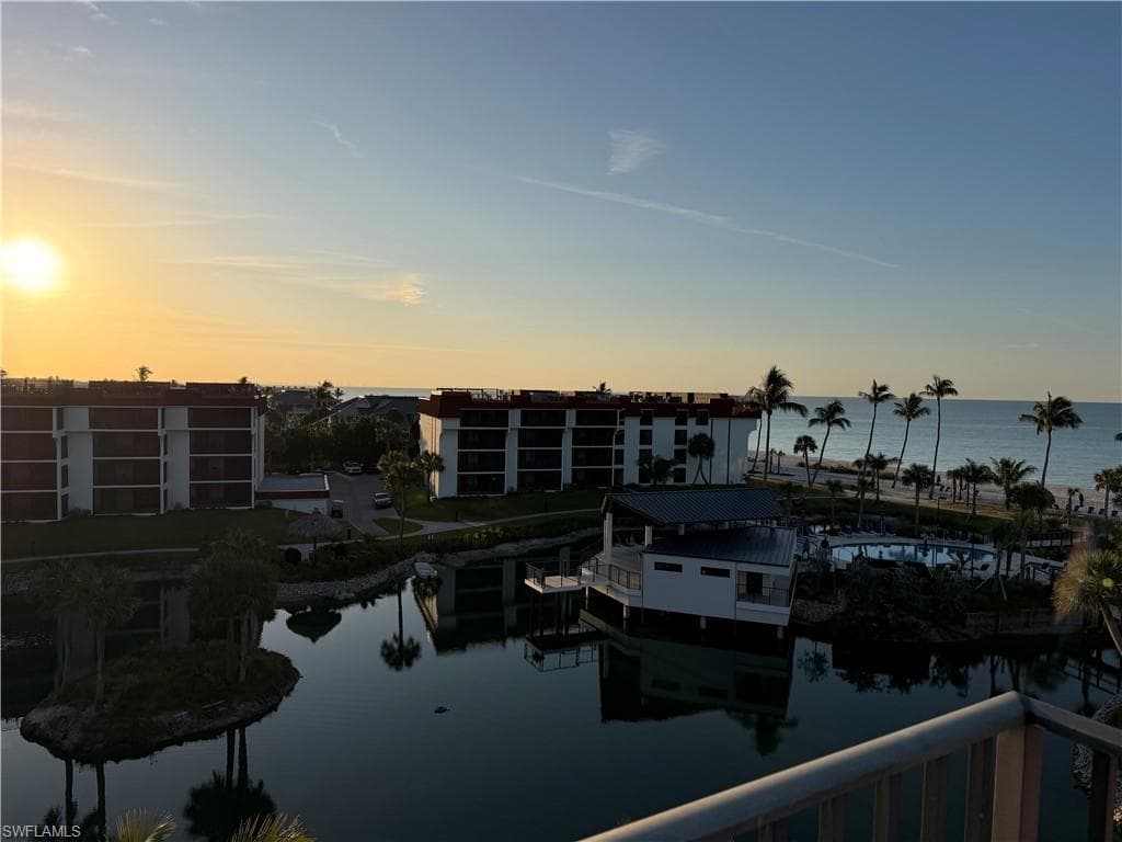 2445 Gulf DR B-22 SANIBEL, FL 33957
