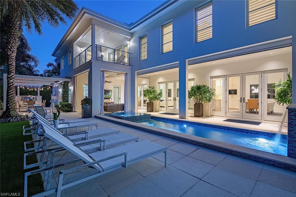 501 2nd AVE N NAPLES, FL 34102