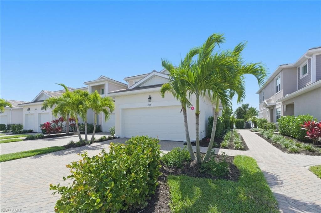4551 Arboretum CIR 203 NAPLES, FL 34112