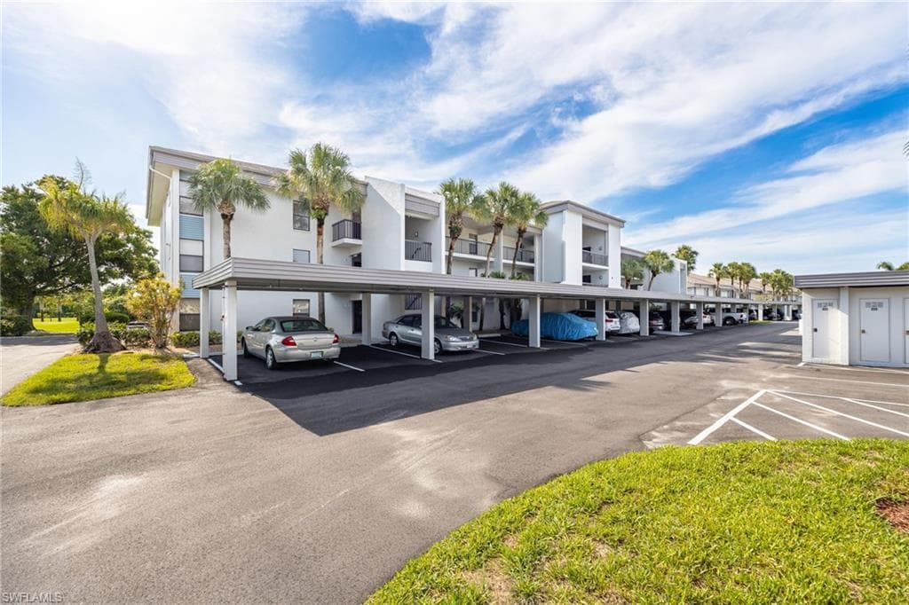 5905 Trailwinds DR 812 FORT MYERS, FL 33907