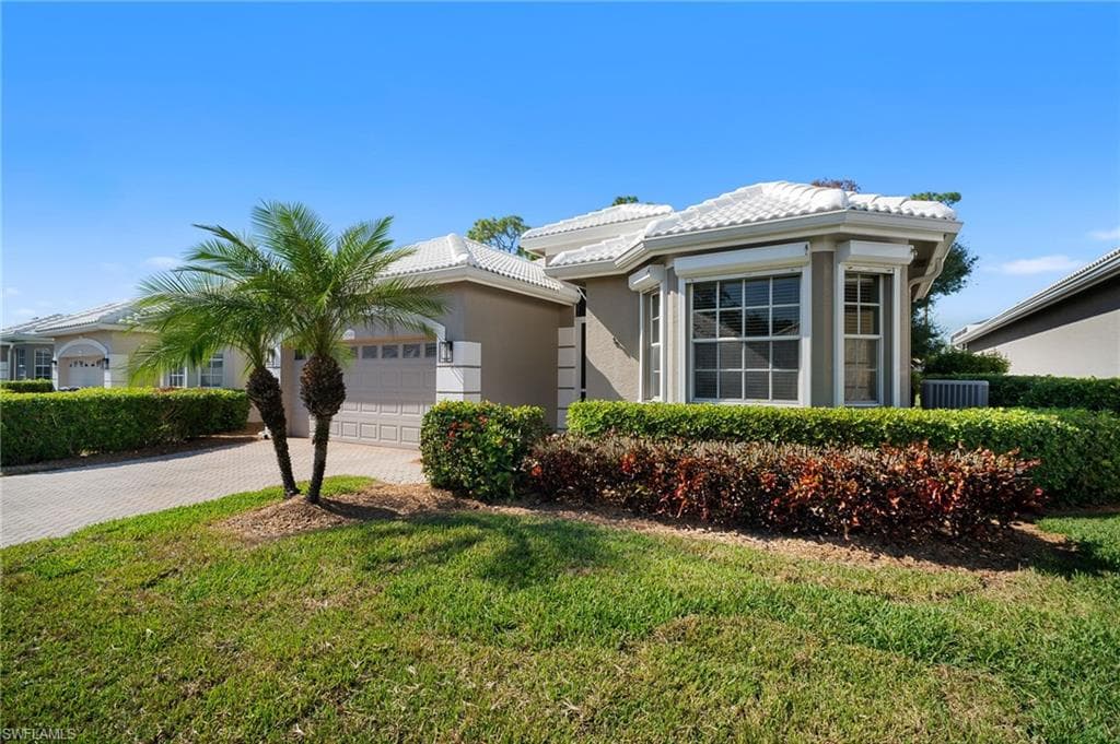 19349 Silver Oak DR ESTERO, FL 33967