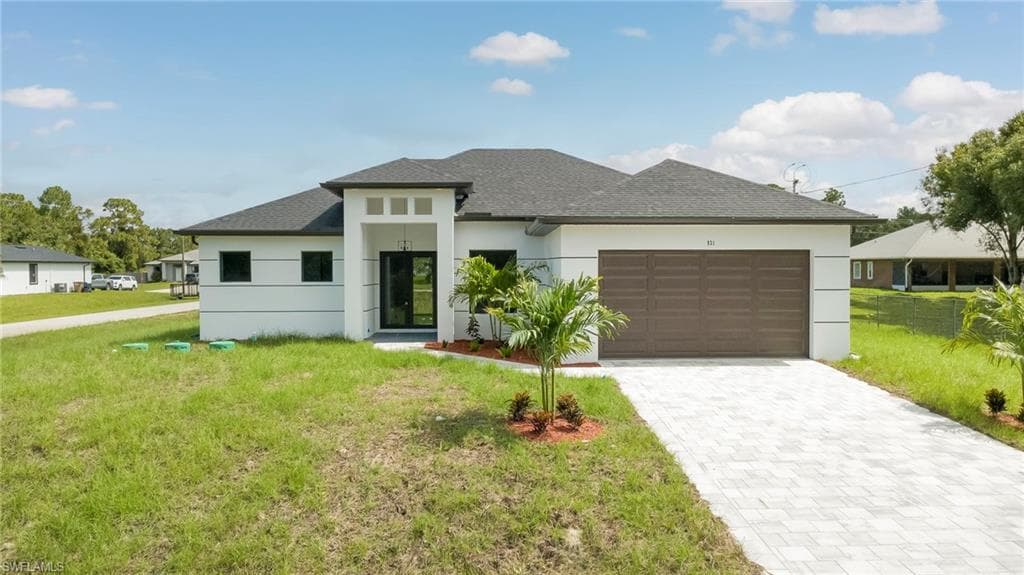 931 Barcelona ST E LEHIGH ACRES, FL 33974