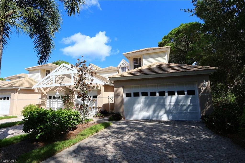 25100 Goldcrest DR 122 BONITA SPRINGS, FL 34134