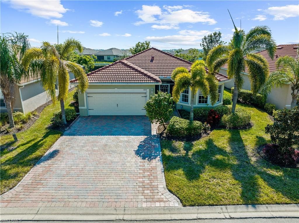 3337 Apple Blossom DR ALVA, FL 33920