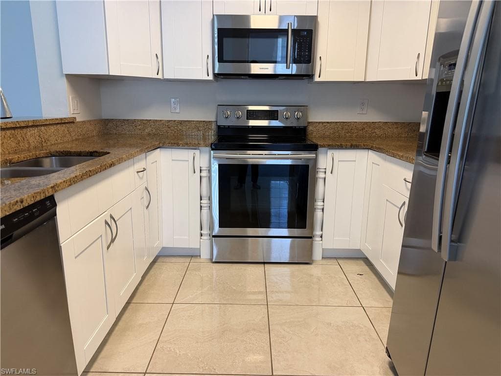 1265 Wildwood Lakes BLVD 105 NAPLES, FL 34104