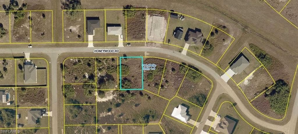 3016 Honeywood RD LABELLE, FL 33935