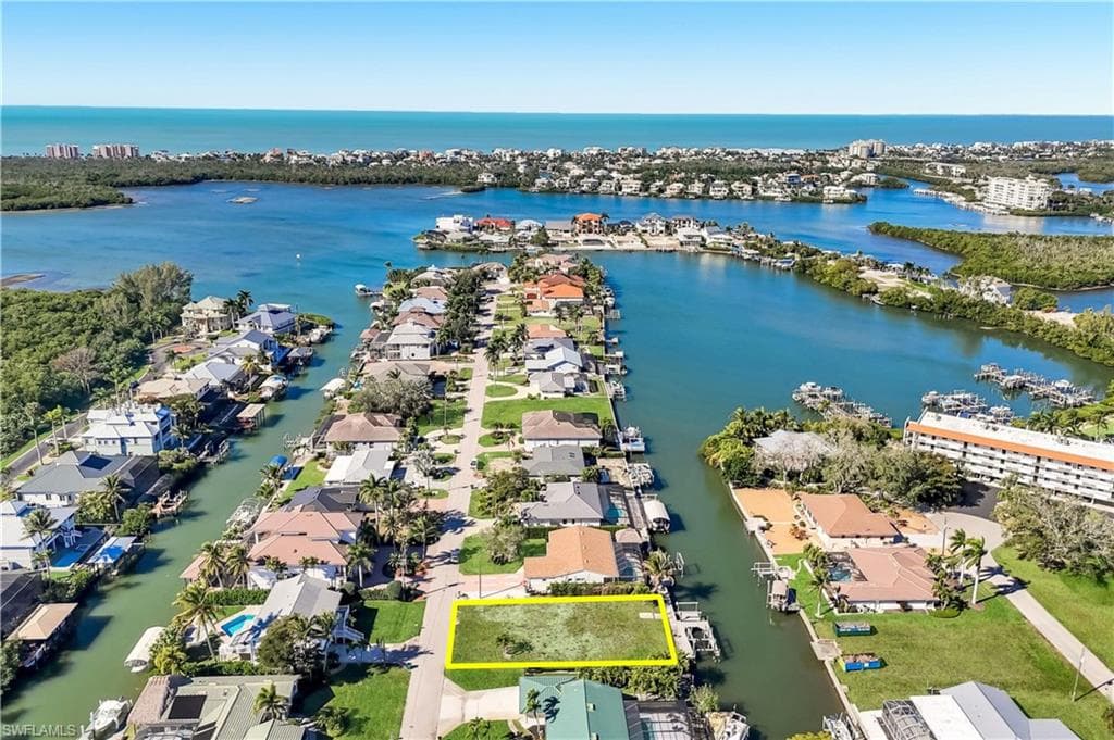 207 6th ST BONITA SPRINGS, FL 34134