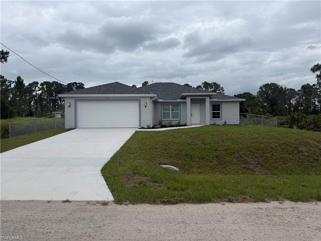 737 Avondale ST E LEHIGH ACRES, FL 33974