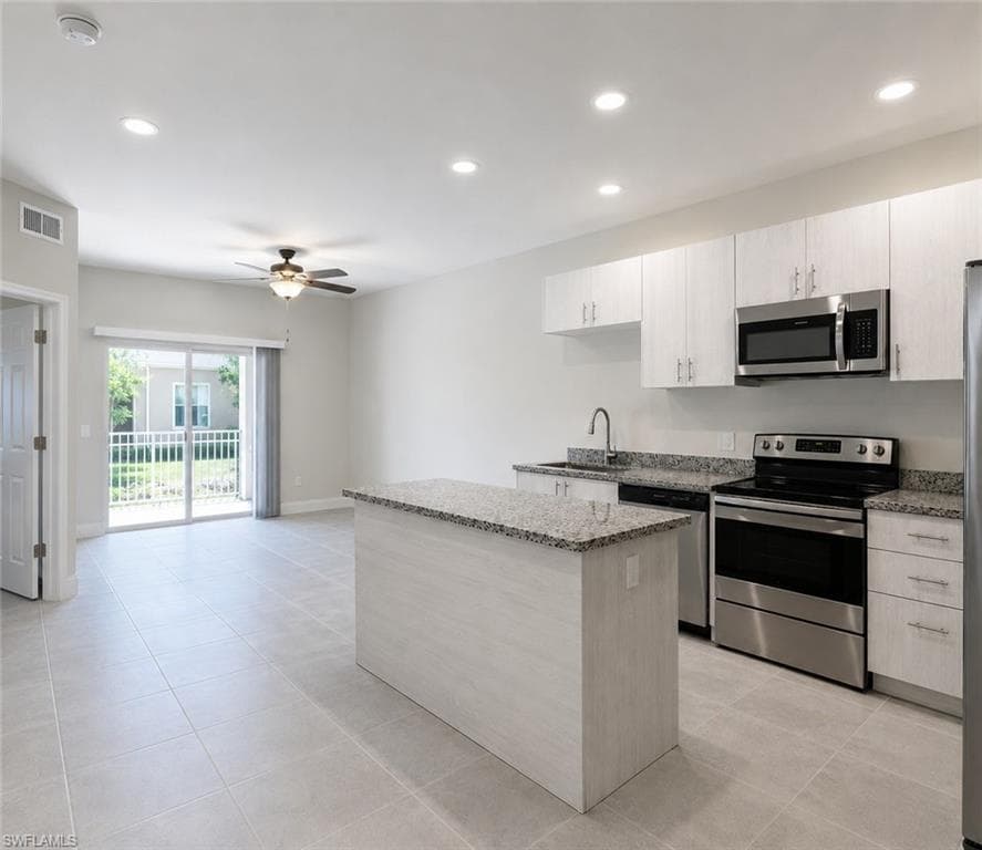 3313 SW 8th PL #205 CAPE CORAL, FL 33914