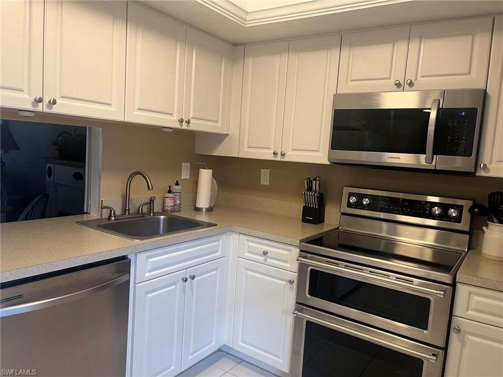 1828 Pine Valley DR 101 FORT MYERS, FL 33907