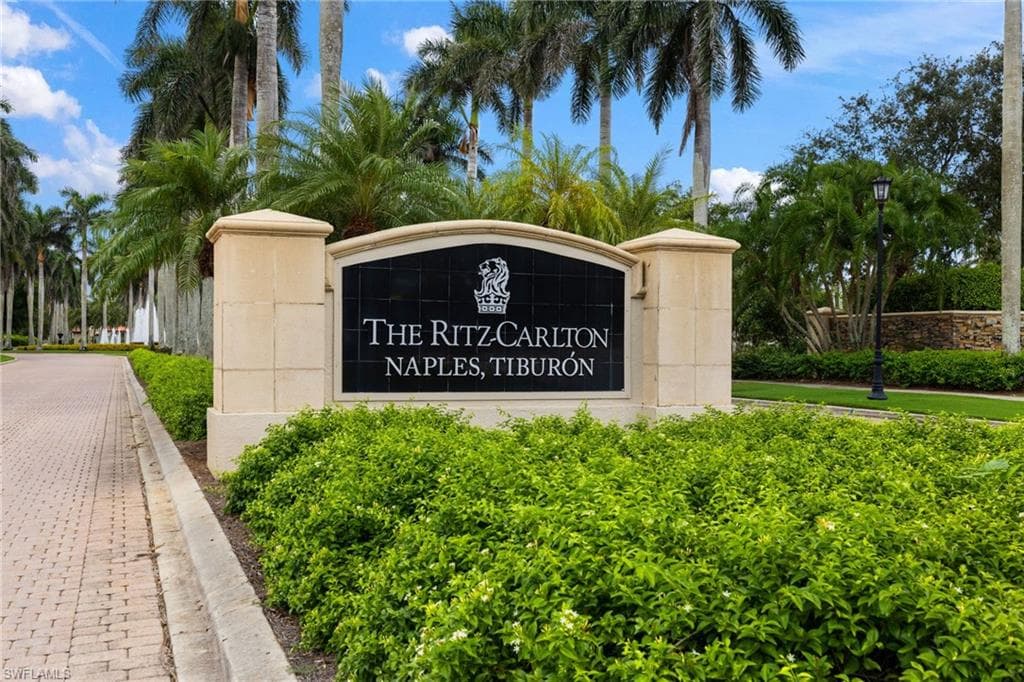 2728 Tiburon BLVD E 401 NAPLES, FL 34109