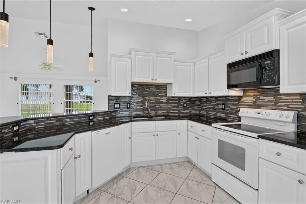 827 SW 29th TER CAPE CORAL, FL 33914